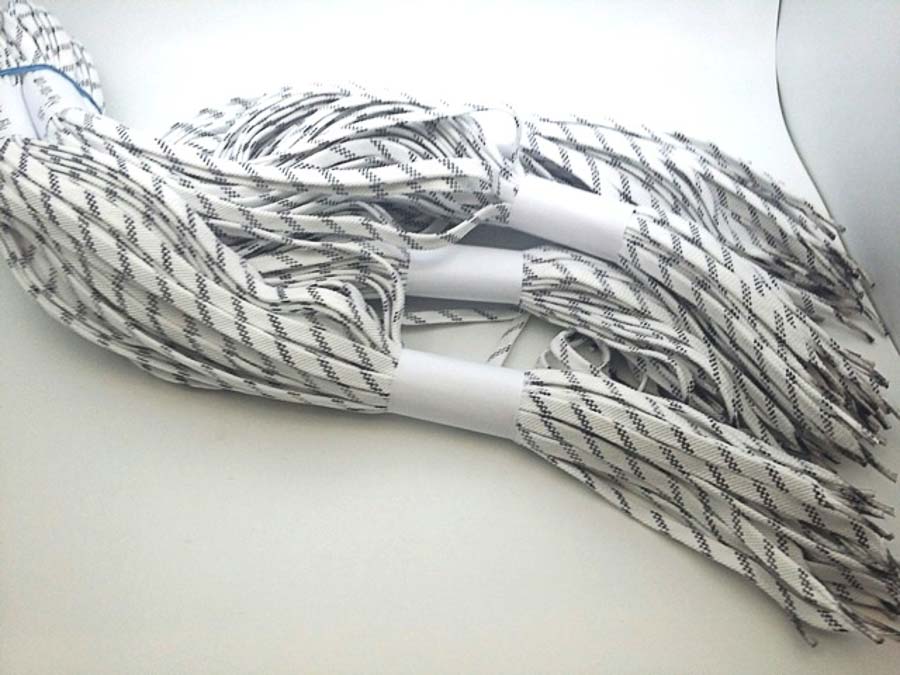 Шнурки плоские 110 см, белые с черным вскраплением, 20 шт/упак